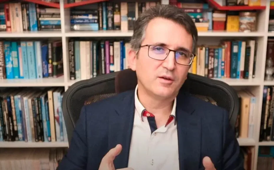 Tunç Şatıroğlu
